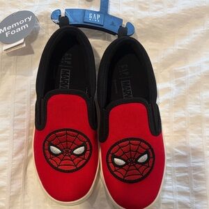 GAP Kids Red and Black Spider-Man Sneakers size 1 NWT